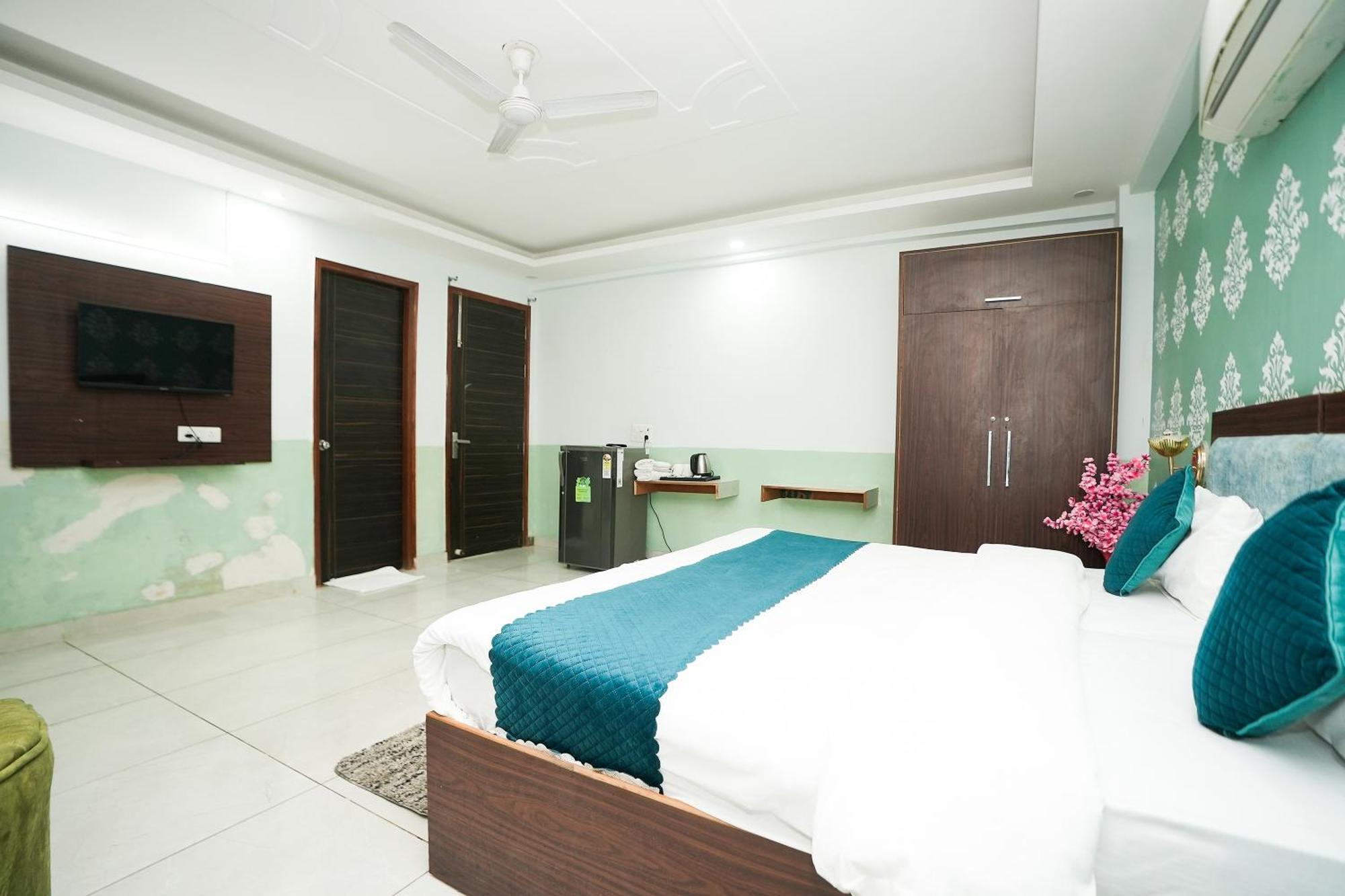 Tanvi Premium Residency Near Artemis Hospital, Gurugram Hotel Gurgaon Eksteriør billede