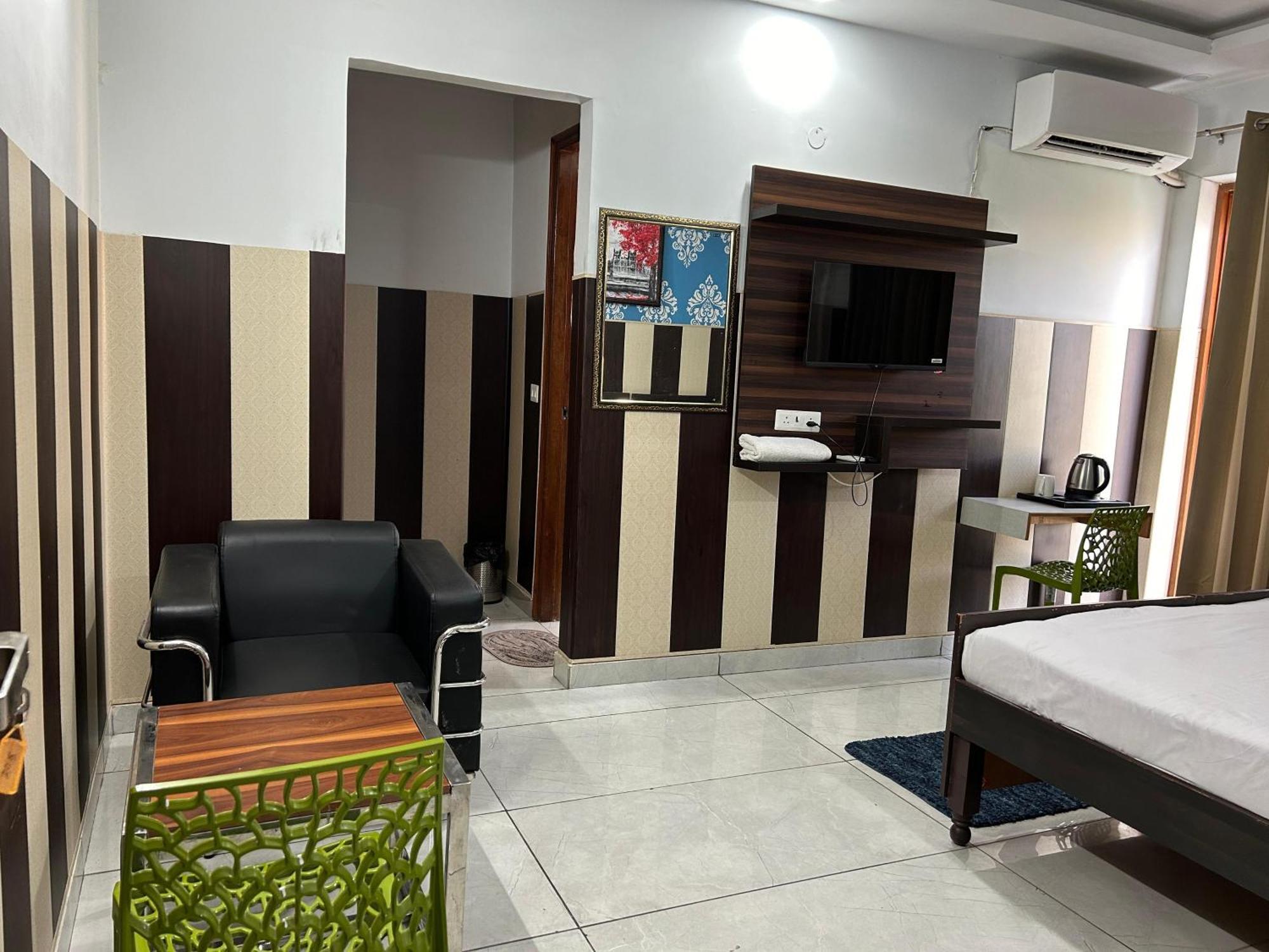 Tanvi Premium Residency Near Artemis Hospital, Gurugram Hotel Gurgaon Eksteriør billede